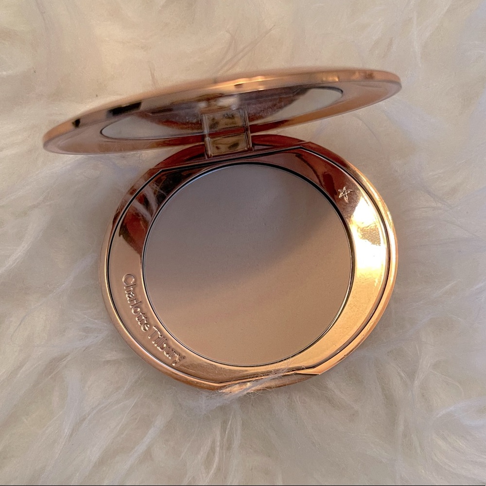 Charlotte Tilbury Airbrush Flawless Powder